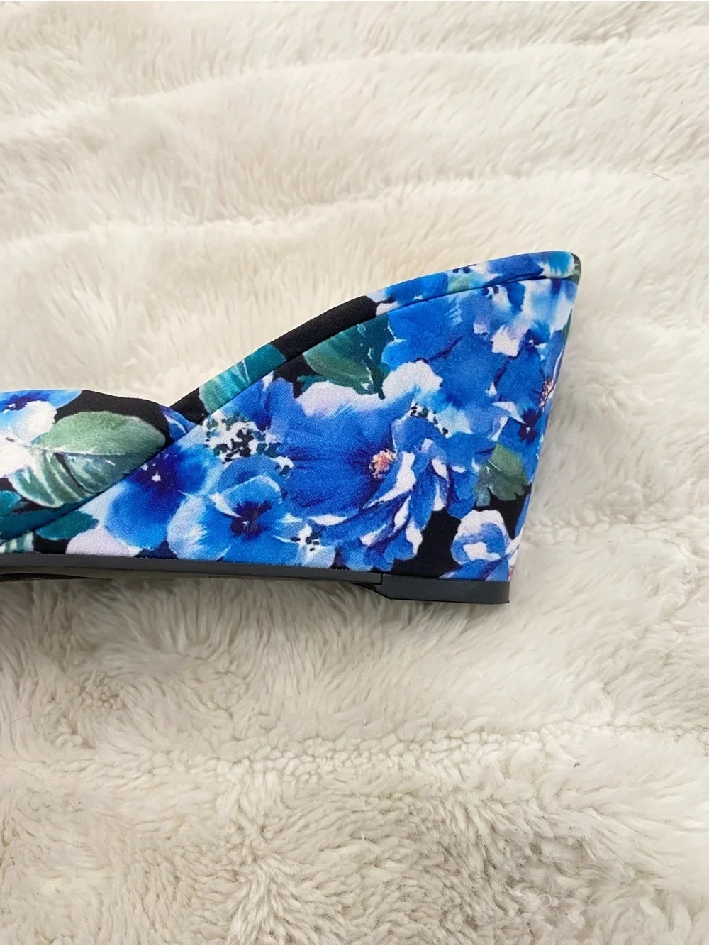 Nine West Blue Floral Knot Wedge Sandals Size 6.5